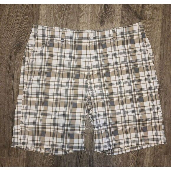 NWOT Ben Hogan Plaid Golf Shorts Size 40 - Picture 1 of 3